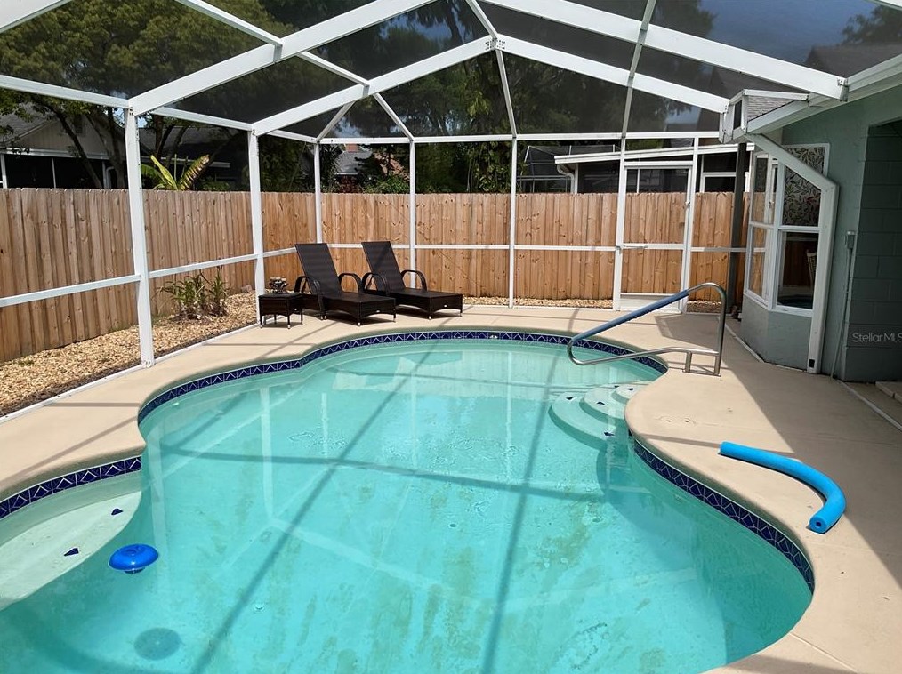 1615 Portsmouth Lk Dr, Brandon FL  33511-1877 exterior