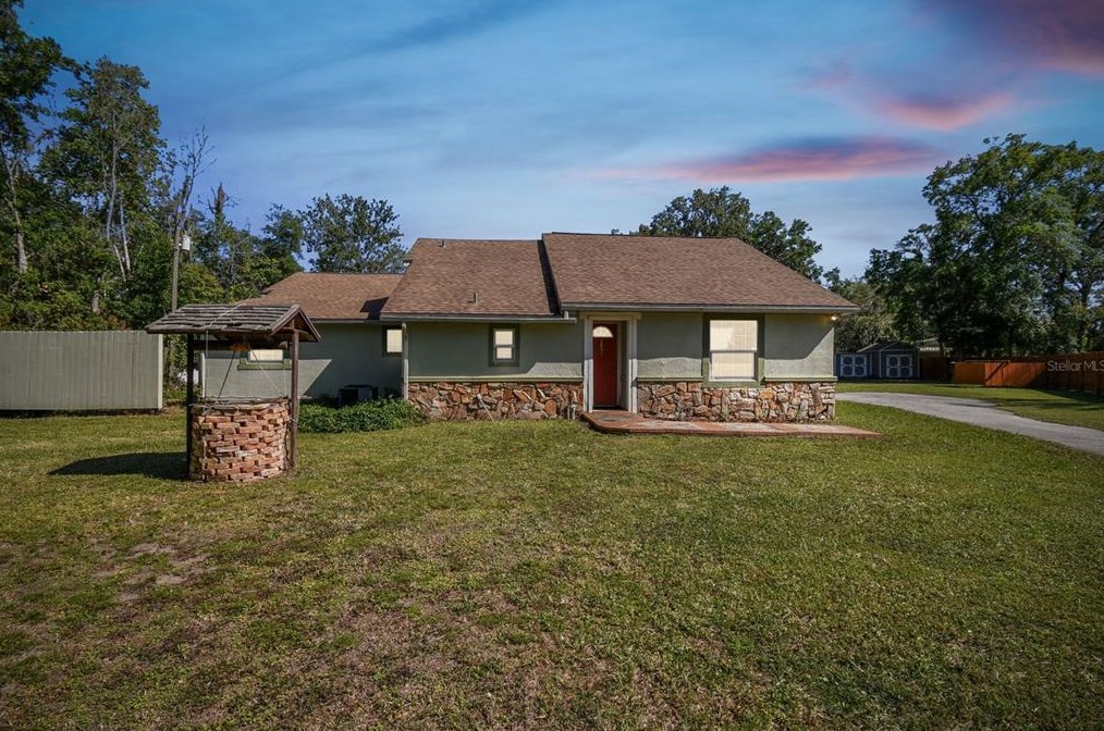 5691 Drexel Rd, Land O Lakes FL  34638-3010 exterior