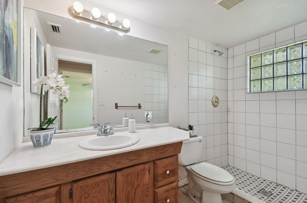 5691 Drexel Rd, Land O Lakes FL  34638-3010 exterior