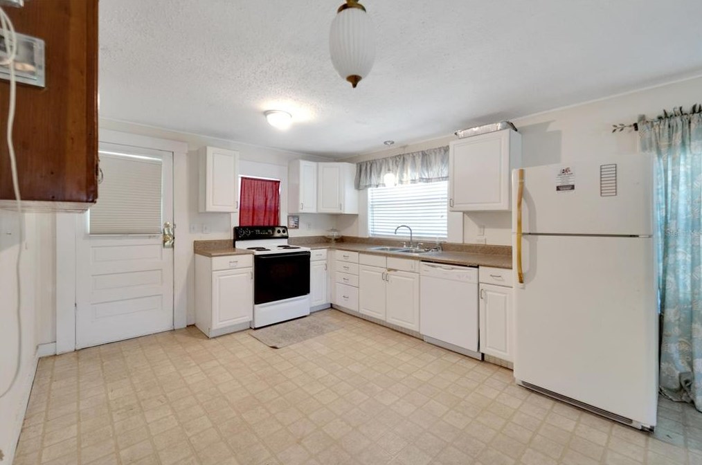 2707 Franklin St, Plant City FL  33563-8947 exterior