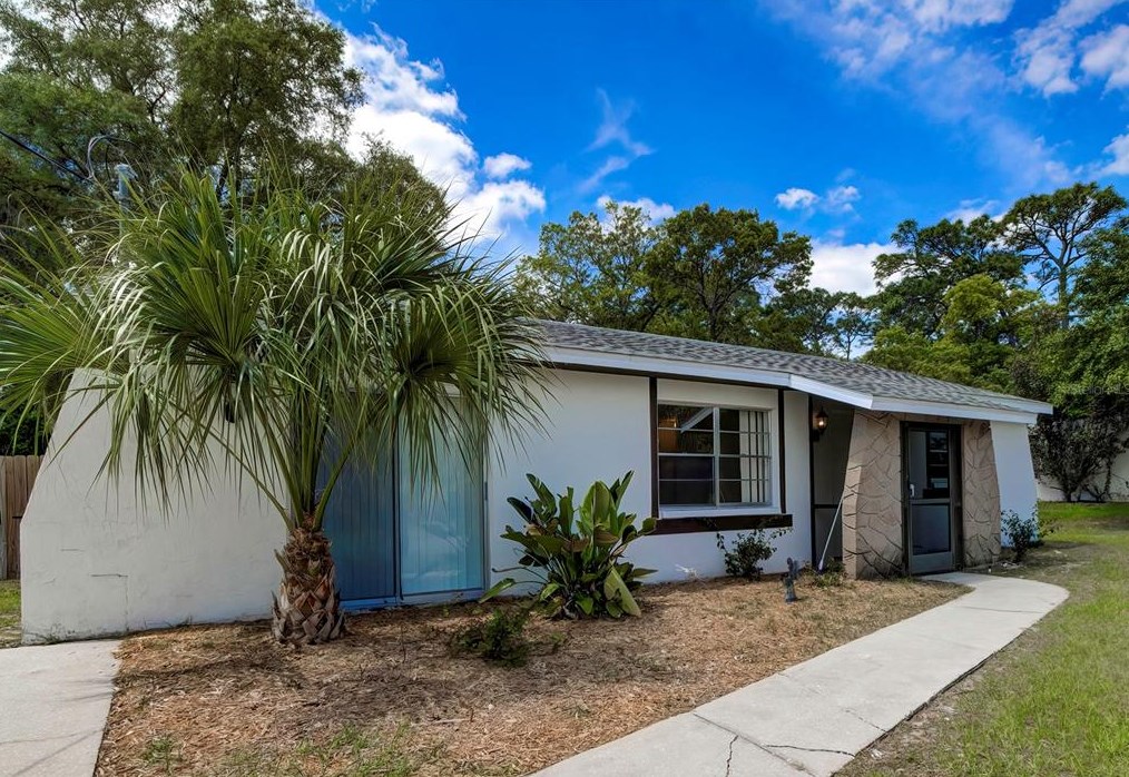 5249 Courtland Rd, Brooksville FL  34608-2326 exterior