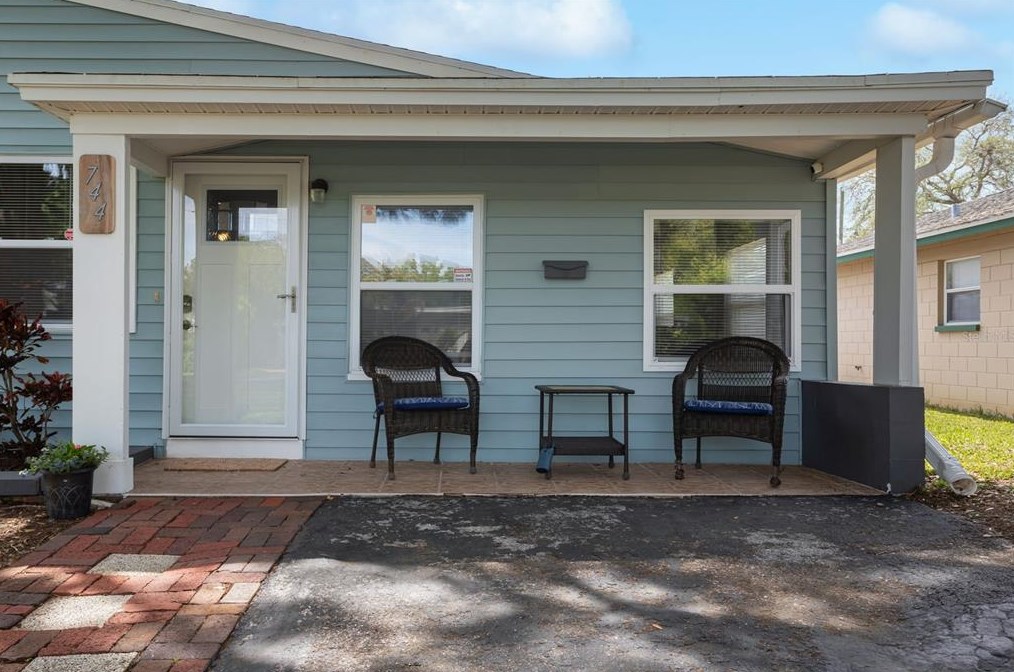 744 46th Ave, Saint Petersburg FL  33703-3709 exterior