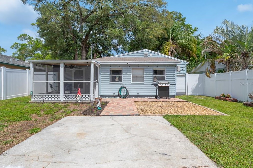 744 46th Ave, Saint Petersburg FL  33703-3709 exterior