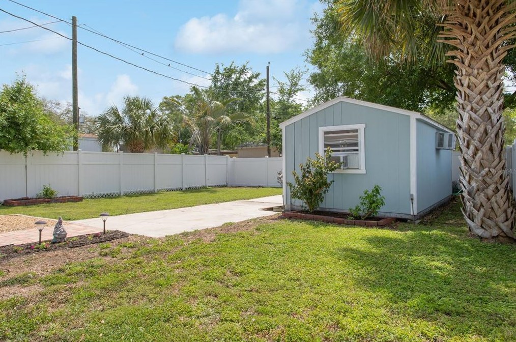 744 46th Ave, Saint Petersburg FL  33703-3709 exterior