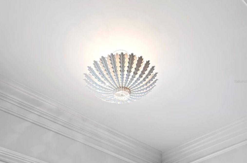 2108 Watrous Ave, Tampa FL  33606-3047 exterior