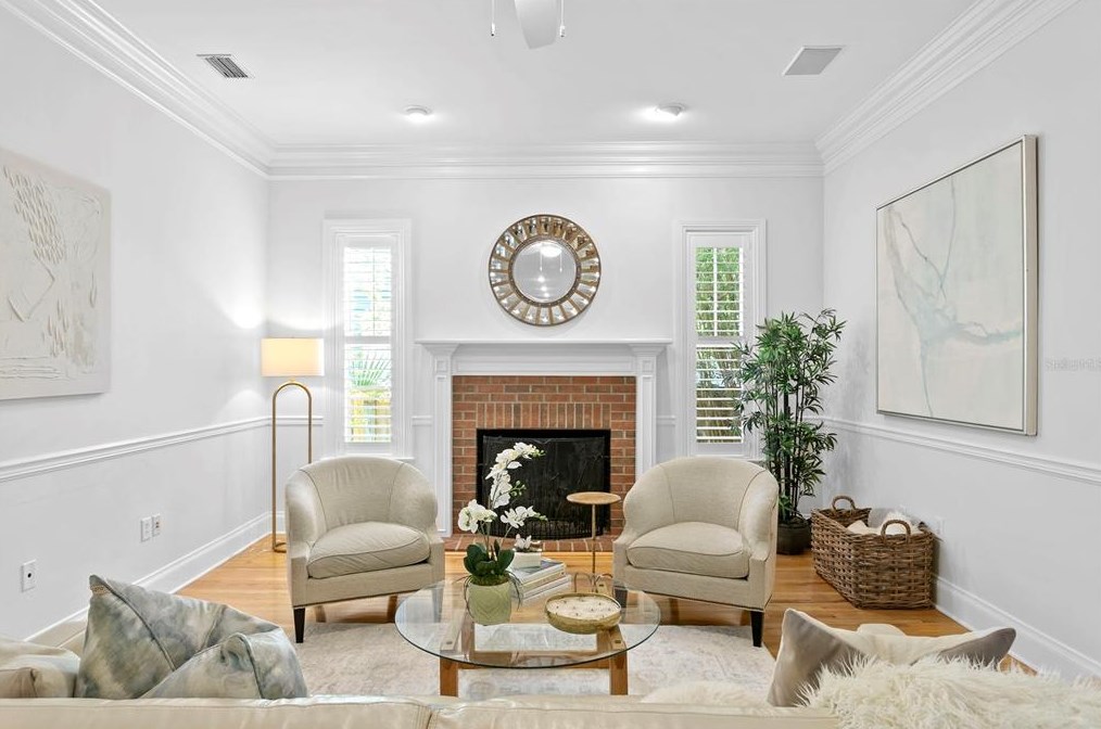 2108 Watrous Ave, Tampa FL  33606-3047 exterior