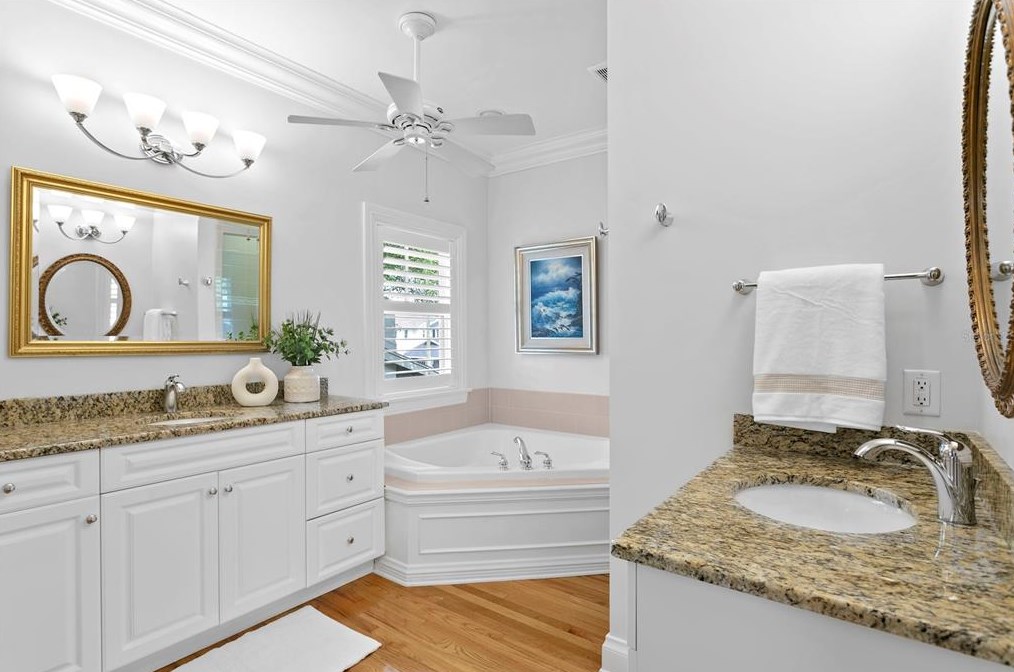 2108 Watrous Ave, Tampa FL  33606-3047 exterior