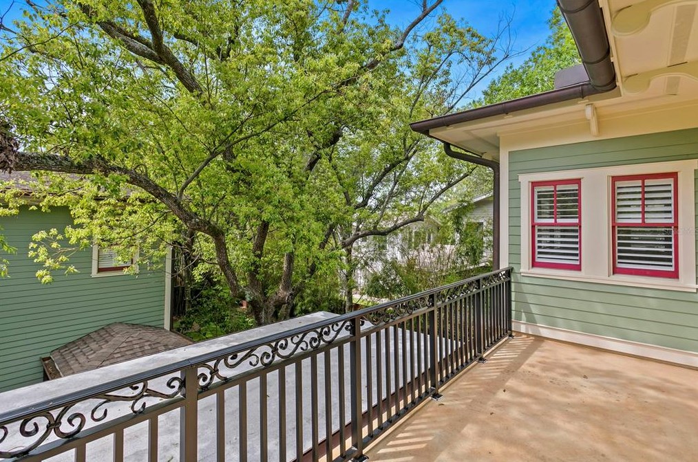 2108 Watrous Ave, Tampa FL  33606-3047 exterior