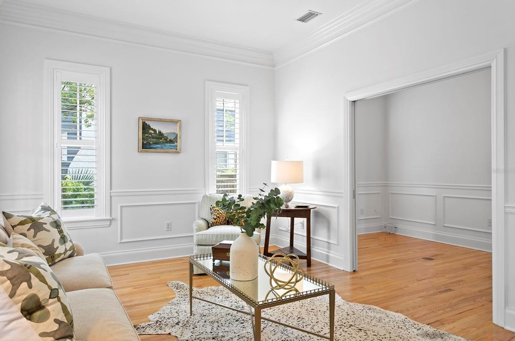 2108 Watrous Ave, Tampa FL  33606-3047 exterior