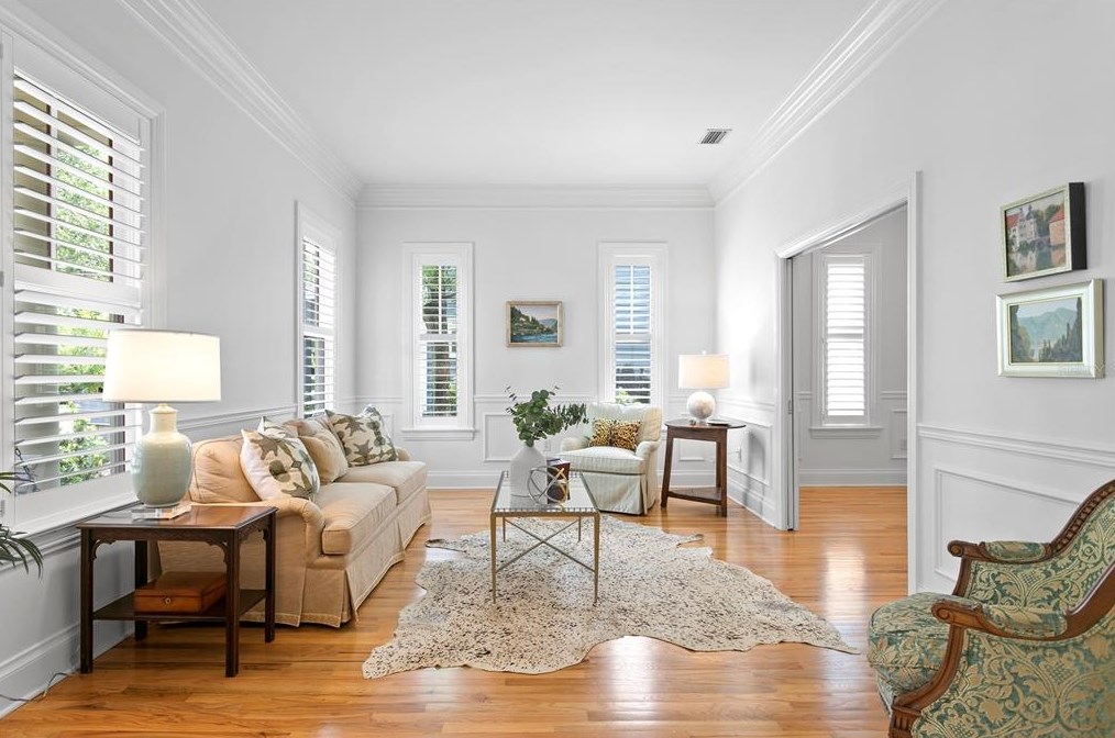 2108 Watrous Ave, Tampa FL  33606-3047 exterior