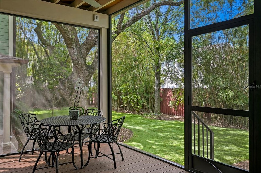 2108 Watrous Ave, Tampa FL  33606-3047 exterior