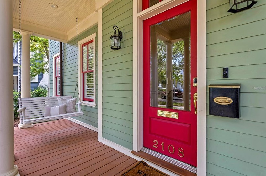 2108 Watrous Ave, Tampa FL  33606-3047 exterior