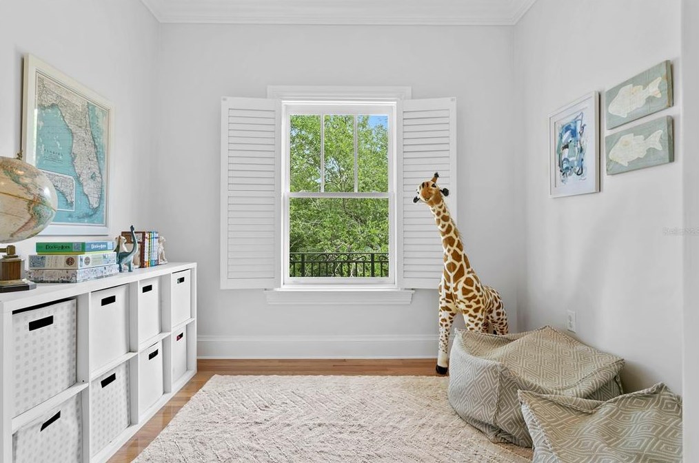 2108 Watrous Ave, Tampa FL  33606-3047 exterior