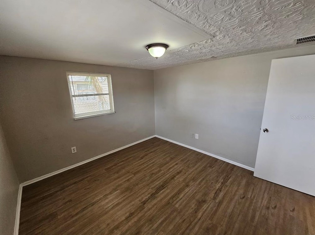 2040 Maureen Dr, Tarpon Springs FL  34690-4129 exterior