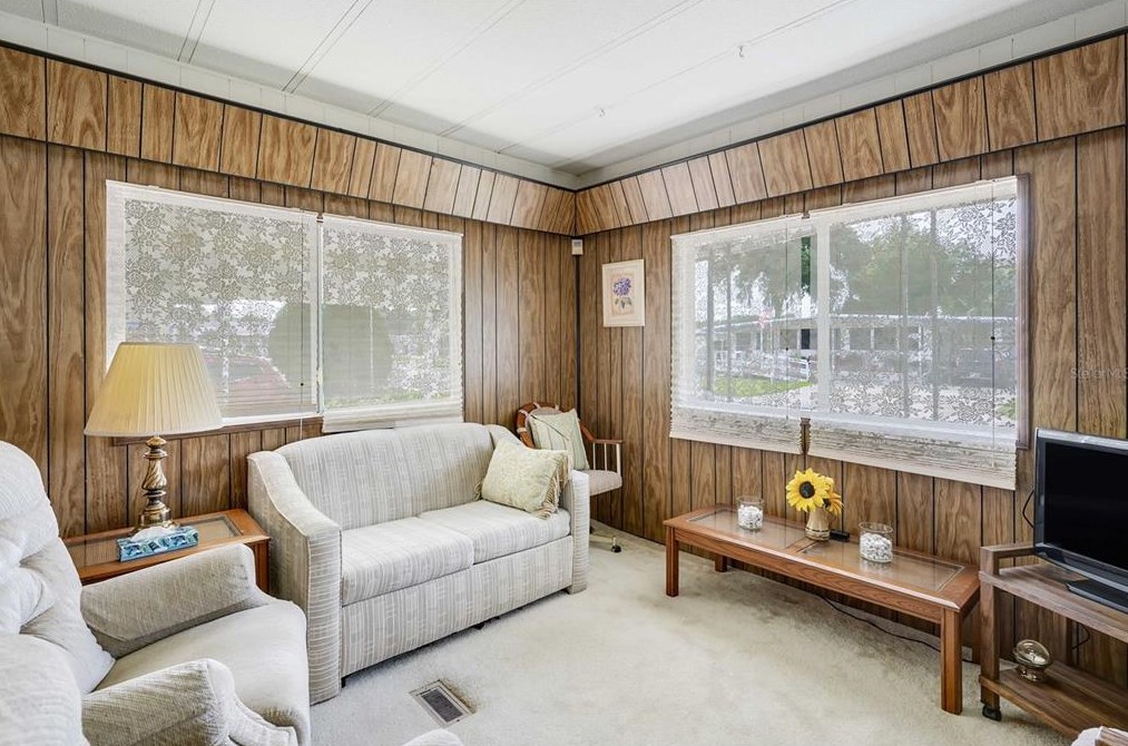 38449 Willoughby Dr, Zephyrhills FL  33540-6514 exterior