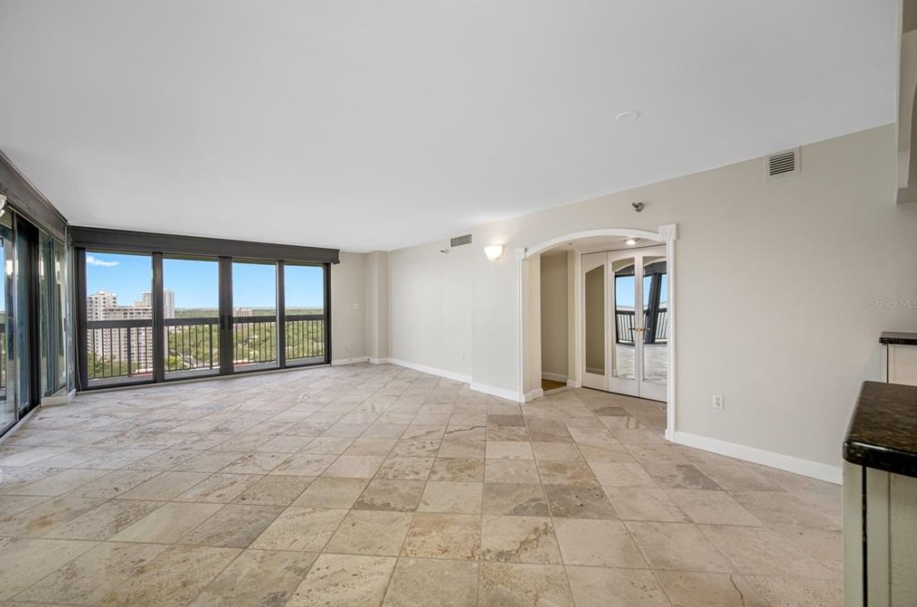 2413 Bayshore Blvd, Tampa FL 33629-7333 exterior