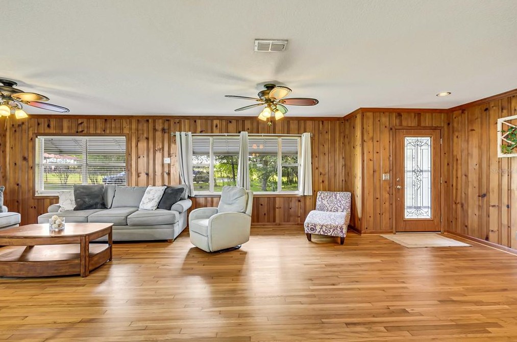 14748 Matt Barthle Rd, Dade City FL  33525-7332 exterior