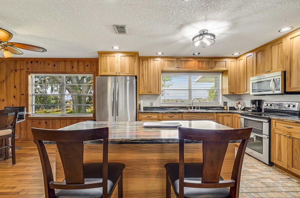 14748 Matt Barthle Rd, Dade City FL  33525-7332 exterior