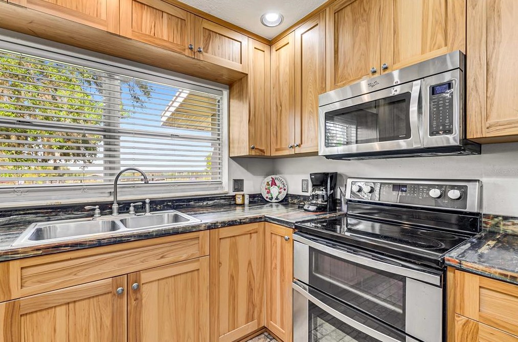 14748 Matt Barthle Rd, Dade City FL  33525-7332 exterior