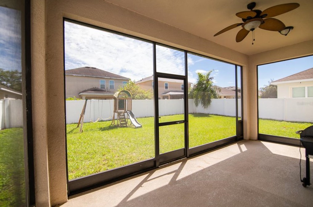 30618 Latourette Dr, Zephyrhills FL 33545-7012 exterior