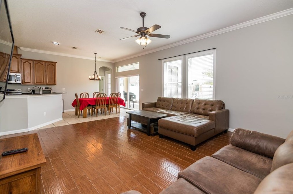 30618 Latourette Dr, Zephyrhills FL 33545-7012 exterior