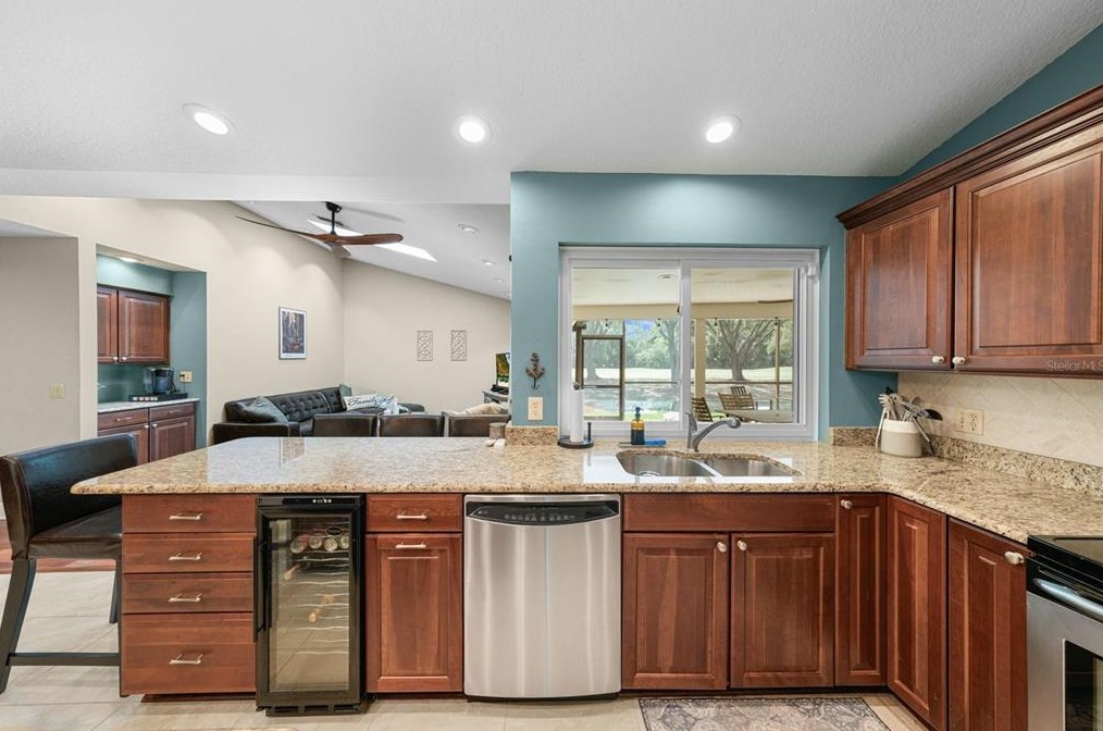 430 Cypress Creek Cir, Oldsmar FL  34677-2009 exterior