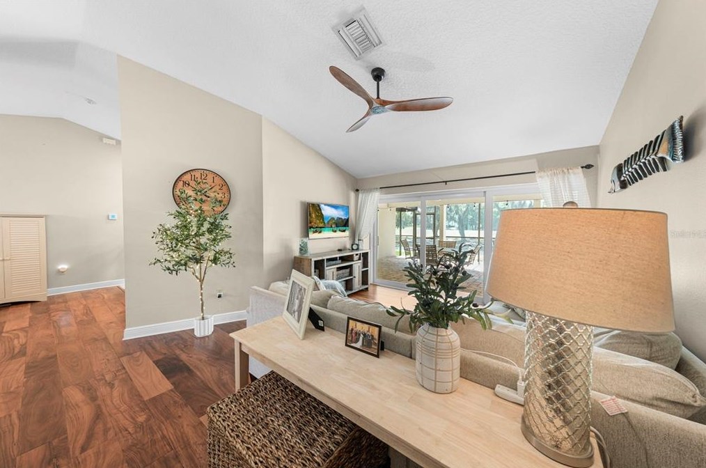 430 Cypress Creek Cir, Oldsmar FL  34677-2009 exterior