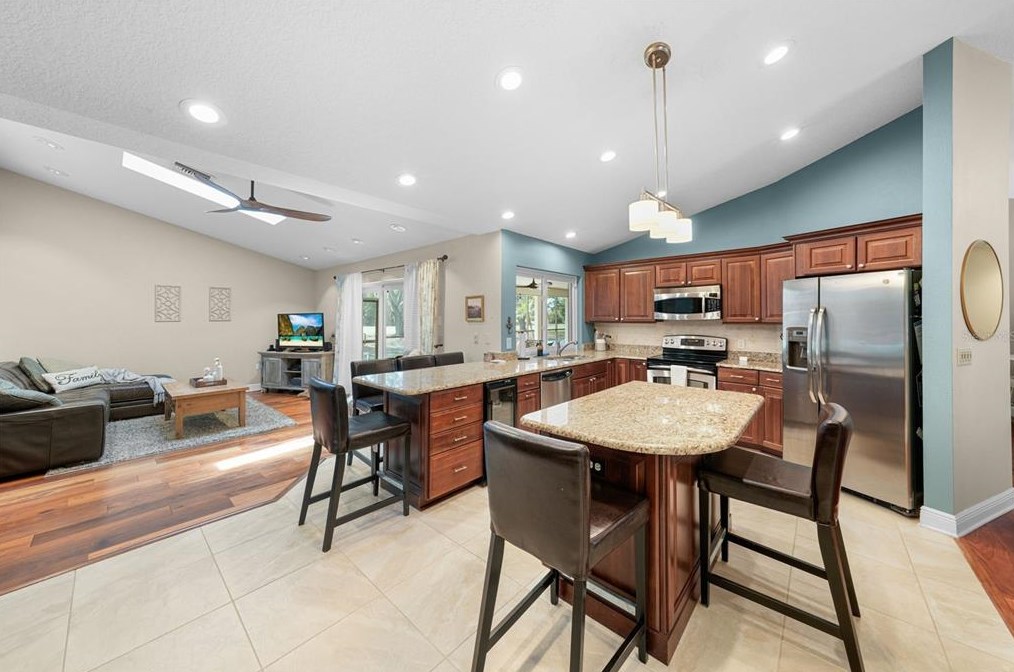 430 Cypress Creek Cir, Oldsmar FL  34677-2009 exterior