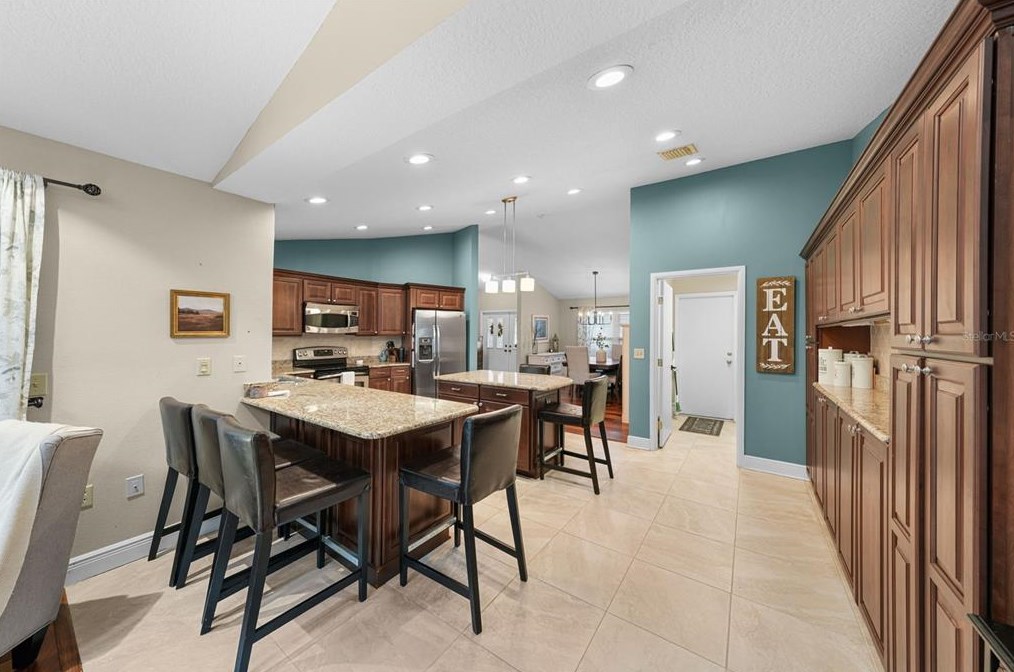 430 Cypress Creek Cir, Oldsmar FL  34677-2009 exterior