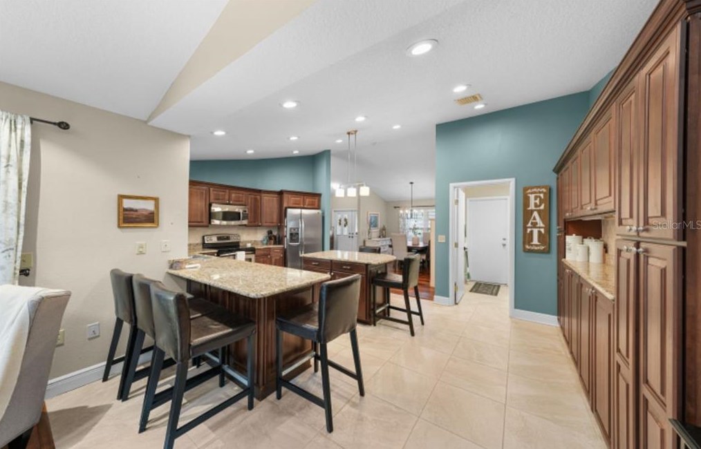 430 Cypress Creek Cir, Oldsmar FL  34677-2009 exterior