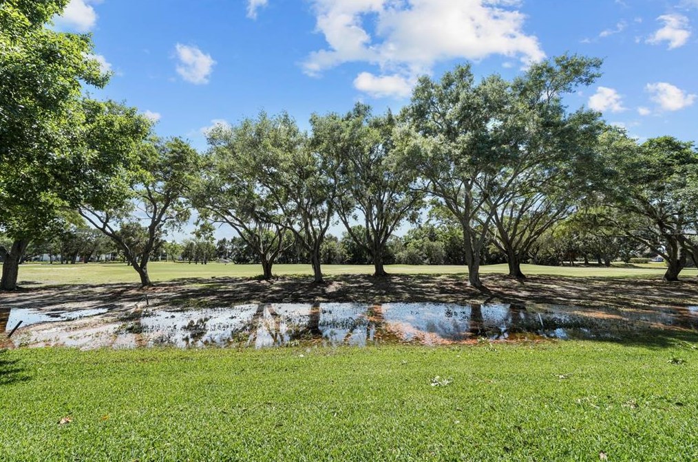 430 Cypress Creek Cir, Oldsmar FL  34677-2009 exterior