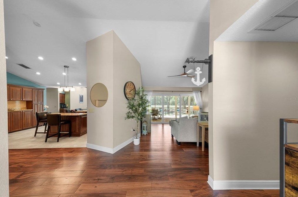 430 Cypress Creek Cir, Oldsmar FL  34677-2009 exterior