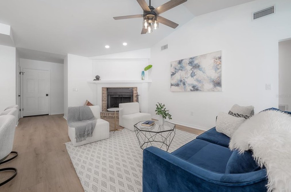 1046 Sylvia Ln, Tampa FL  33613-2007 exterior