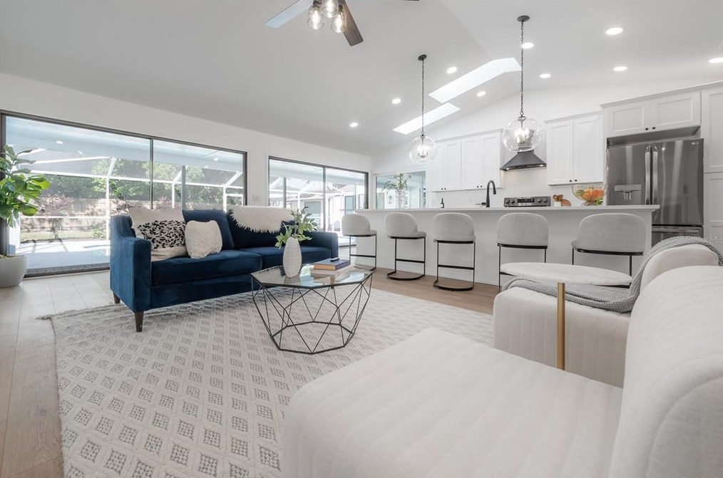 1046 Sylvia Ln, Tampa FL  33613-2007 exterior