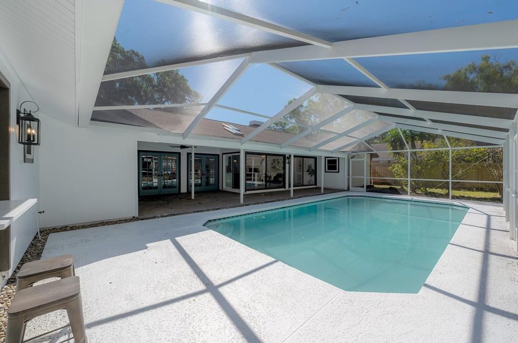 1046 Sylvia Ln, Tampa FL  33613-2007 exterior