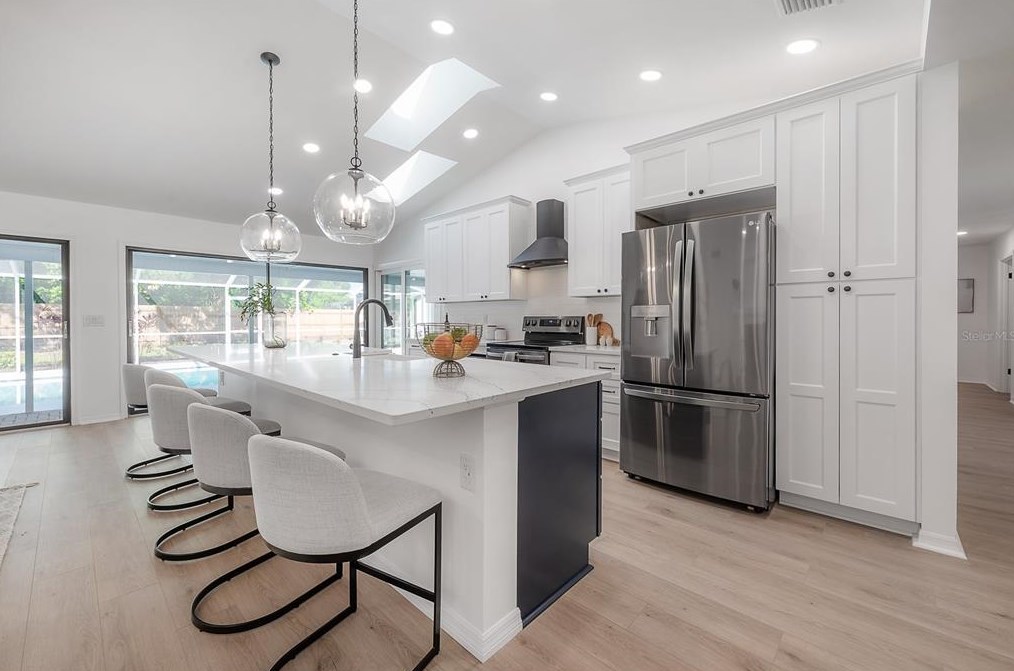 1046 Sylvia Ln, Tampa FL  33613-2007 exterior