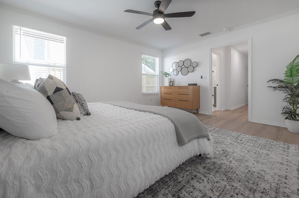 1046 Sylvia Ln, Tampa FL  33613-2007 exterior