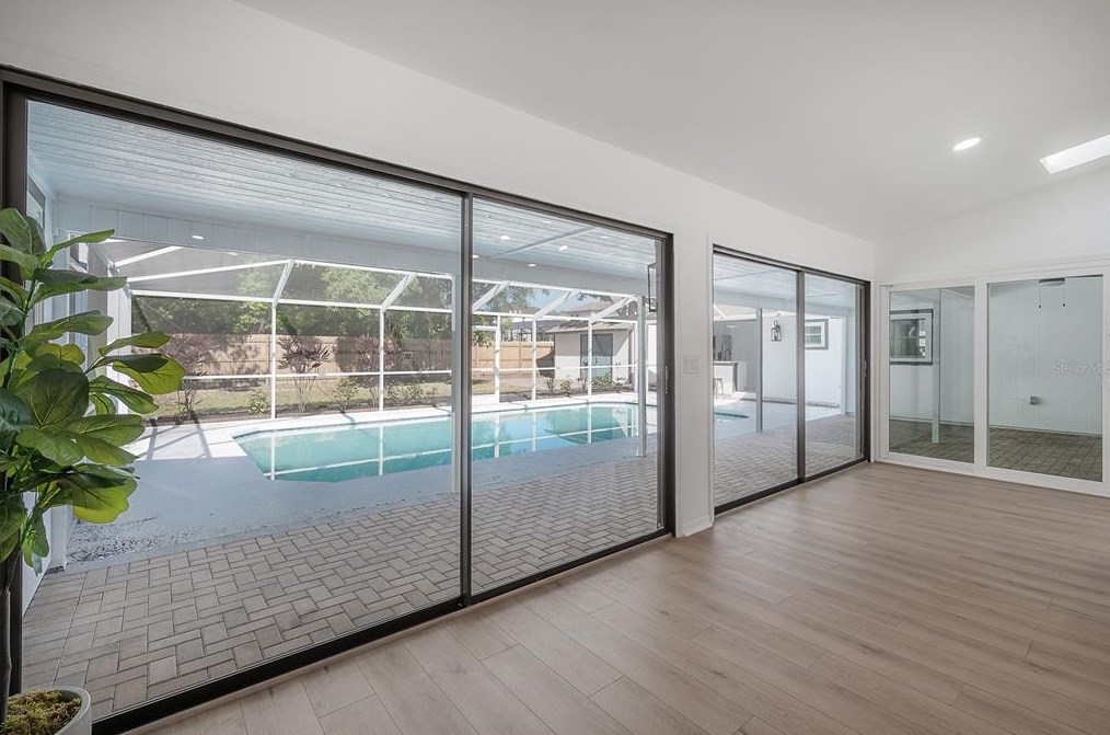 1046 Sylvia Ln, Tampa FL  33613-2007 exterior