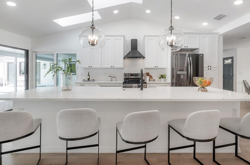 1046 Sylvia Ln, Tampa FL  33613-2007 exterior