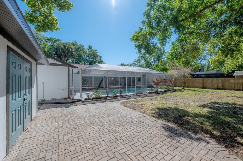 1046 Sylvia Ln, Tampa FL  33613-2007 exterior