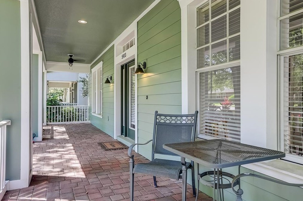 5933 Fishhawk Crossing Blvd, Lithia FL  33547-5885 exterior