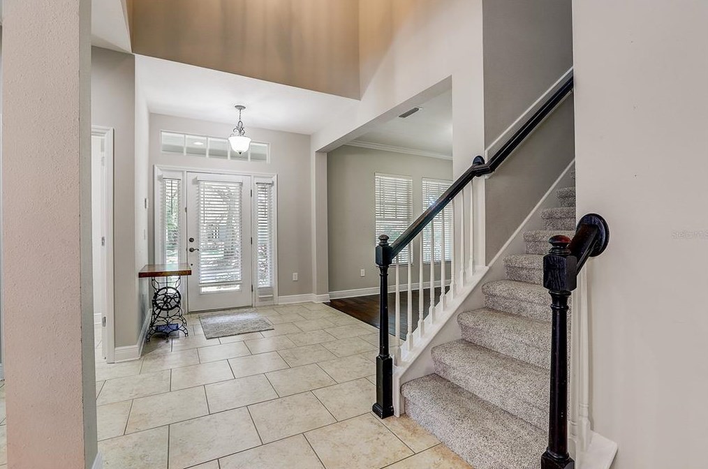 5933 Fishhawk Crossing Blvd, Lithia FL  33547-5885 exterior