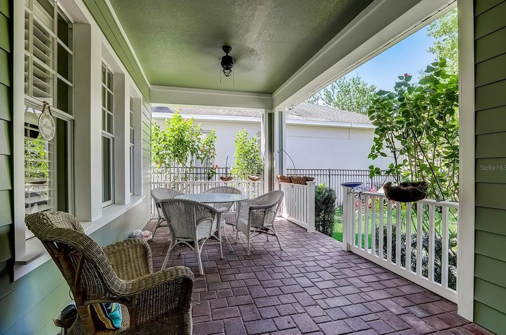5933 Fishhawk Crossing Blvd, Lithia FL  33547-5885 exterior