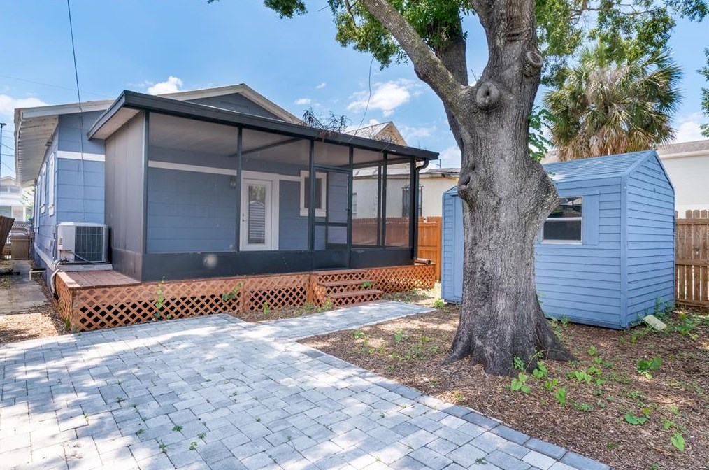 2331 Union St, Tampa FL  33607-3422 exterior