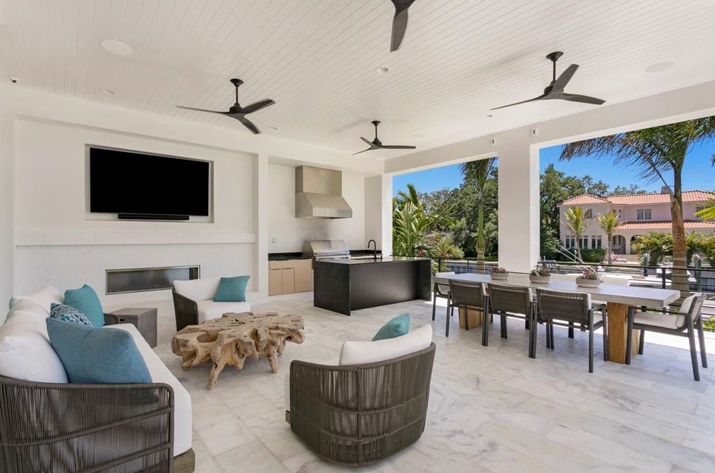 104 Ladoga Ave, Tampa FL 33606-3806 exterior