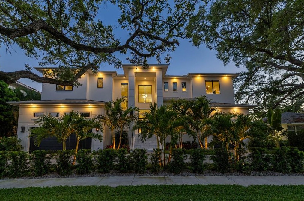 104 Ladoga Ave, Tampa FL 33606-3806 exterior