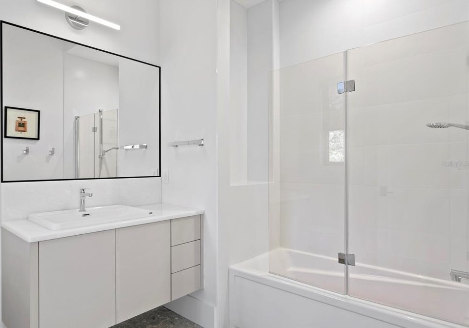 104 Ladoga Ave, Tampa FL 33606-3806 exterior