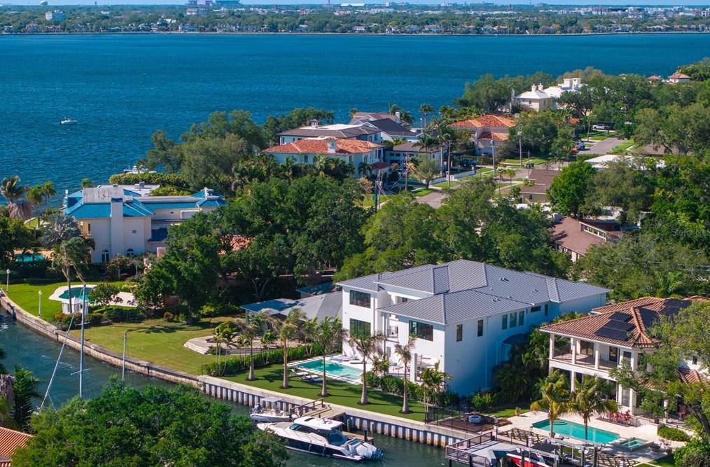 104 Ladoga Ave, Tampa FL 33606-3806 exterior