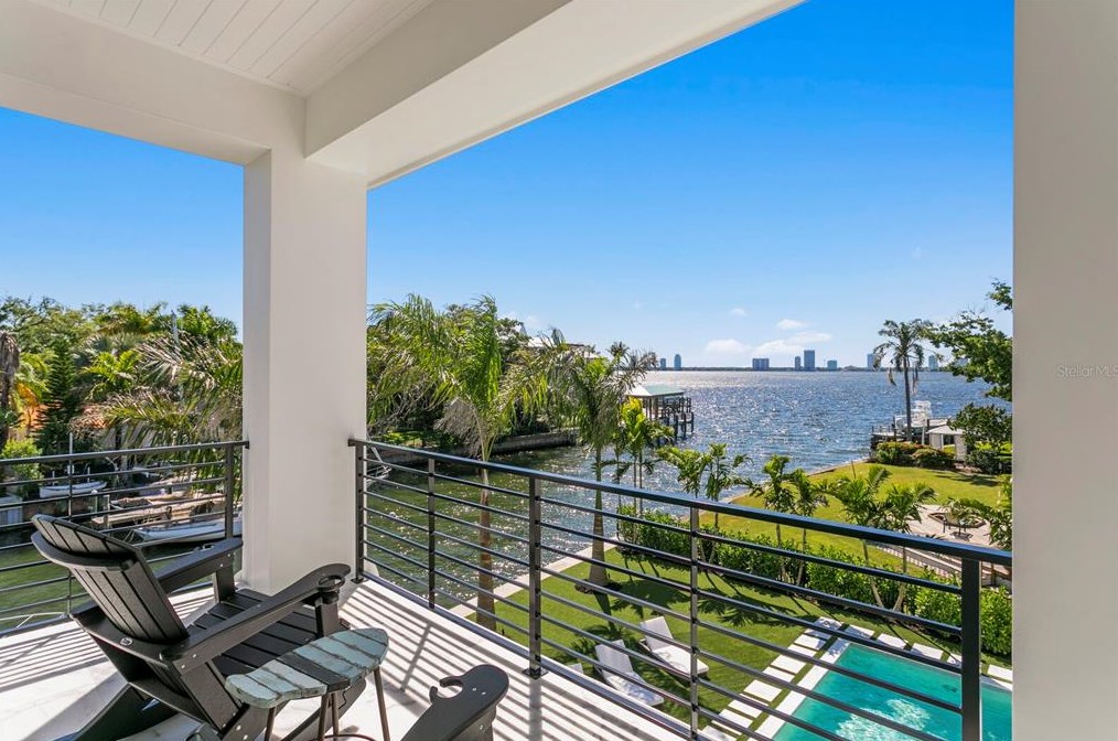 104 Ladoga Ave, Tampa FL 33606-3806 exterior