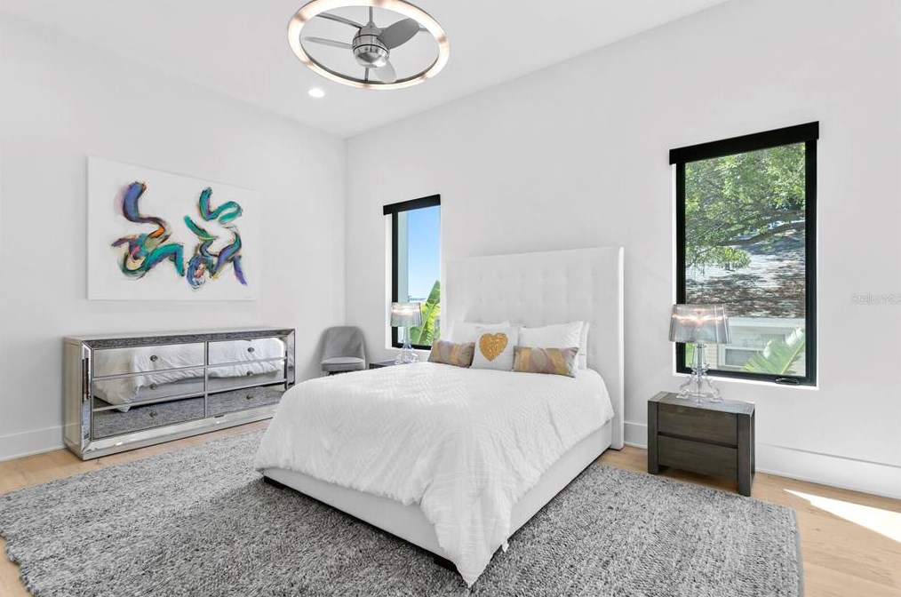 104 Ladoga Ave, Tampa FL 33606-3806 exterior